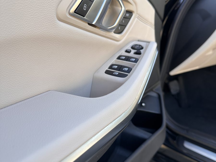 BMW Seria 3 330e Plug-in Hybrid – foto 15