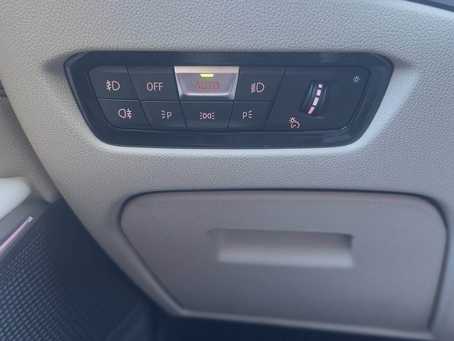 BMW Seria 3 330e Plug-in Hybrid – foto 21