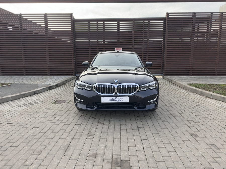 BMW Seria 3 330e Plug-in Hybrid – foto 4