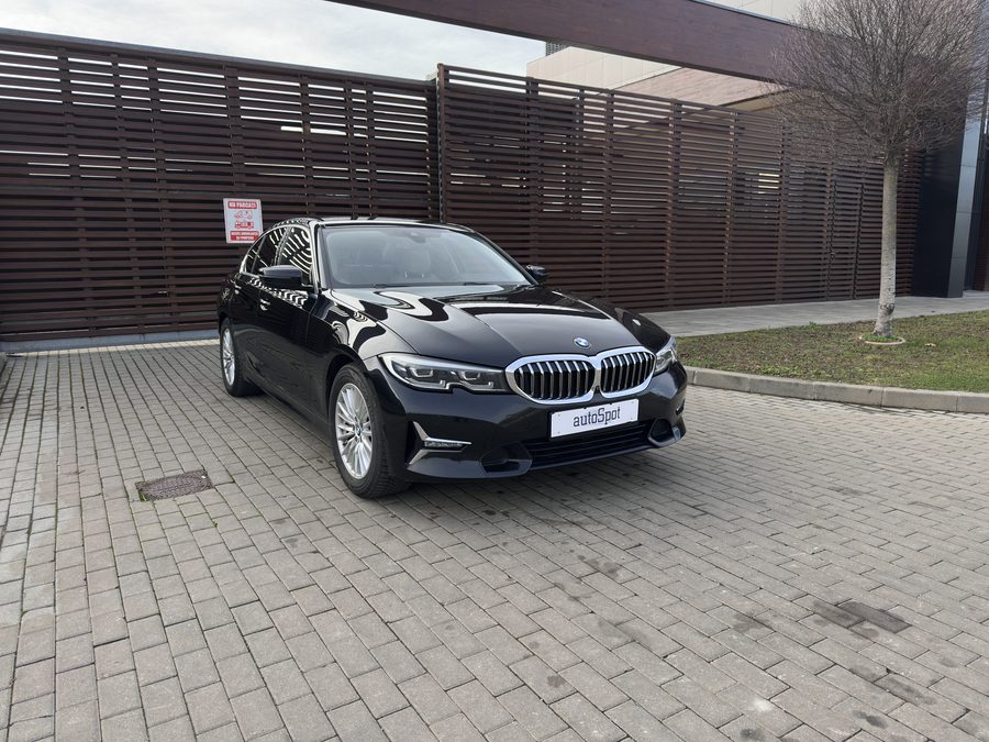 BMW Seria 3 330e Plug-in Hybrid – foto 9