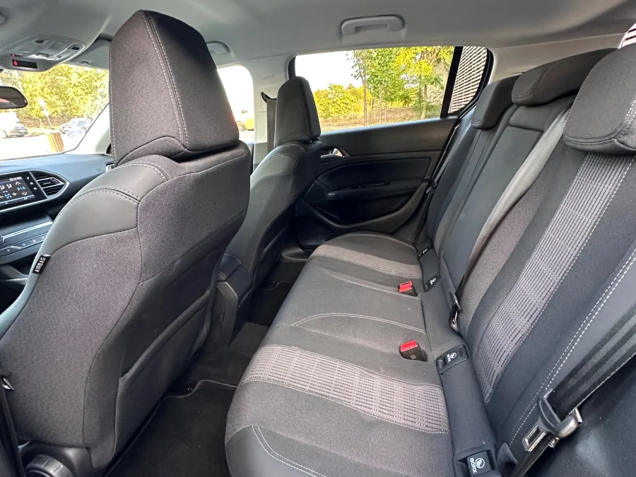 Peugeot 308 1.2 PureTech 130 EAT8 Allure Business – foto 26