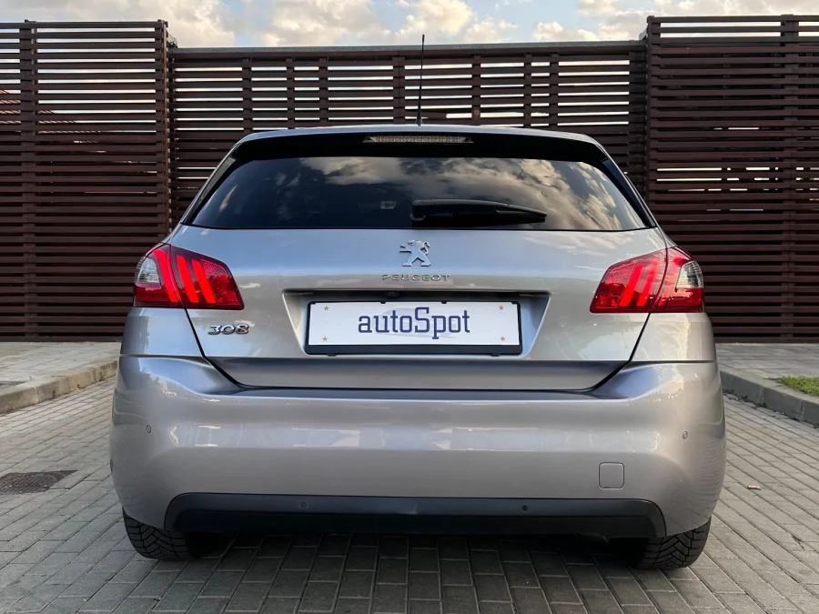 Peugeot 308 1.2 PureTech 130 EAT8 Allure Business – foto 23