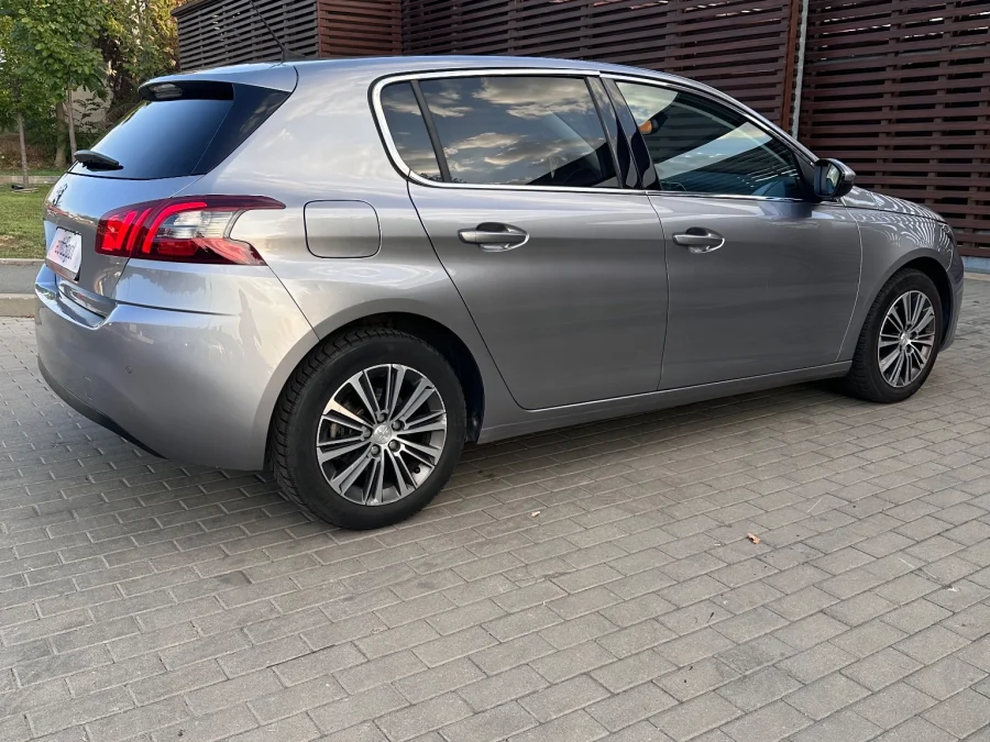 Peugeot 308 1.2 PureTech 130 EAT8 Allure Business – foto 22