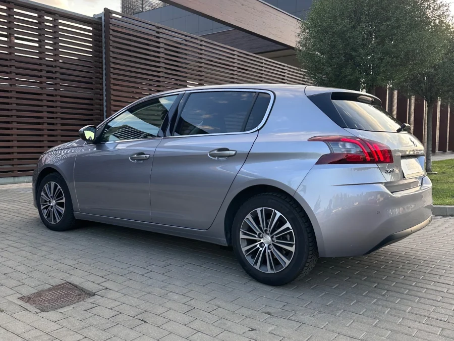 Peugeot 308 1.2 PureTech 130 EAT8 Allure Business – foto 19