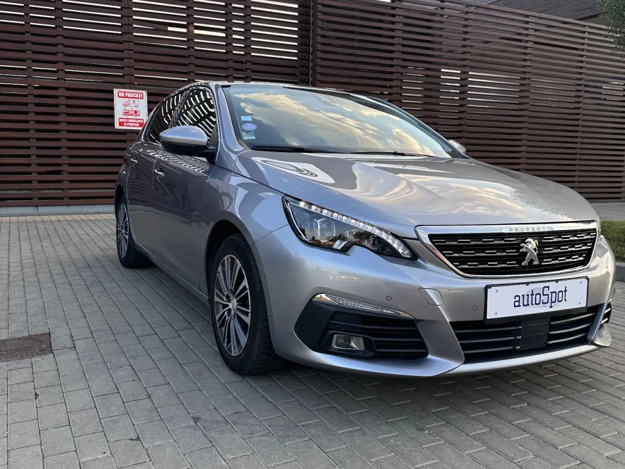 Peugeot 308 1.2 PureTech 130 EAT8 Allure Business – foto 34