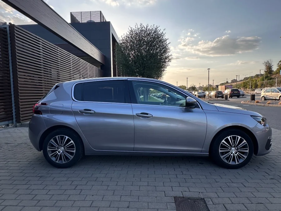 Peugeot 308 1.2 PureTech 130 EAT8 Allure Business – foto 33