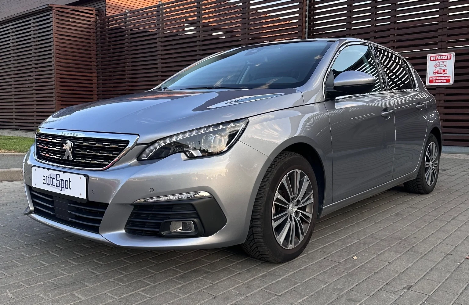 Peugeot 308 1.2 PureTech 130 EAT8 Allure Business