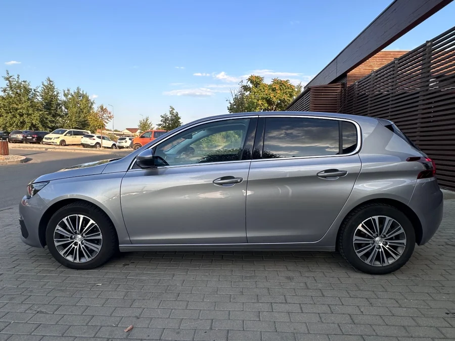 Peugeot 308 1.2 PureTech 130 EAT8 Allure Business – foto 30