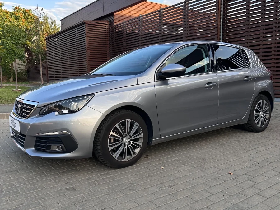 Peugeot 308 1.2 PureTech 130 EAT8 Allure Business – foto 31